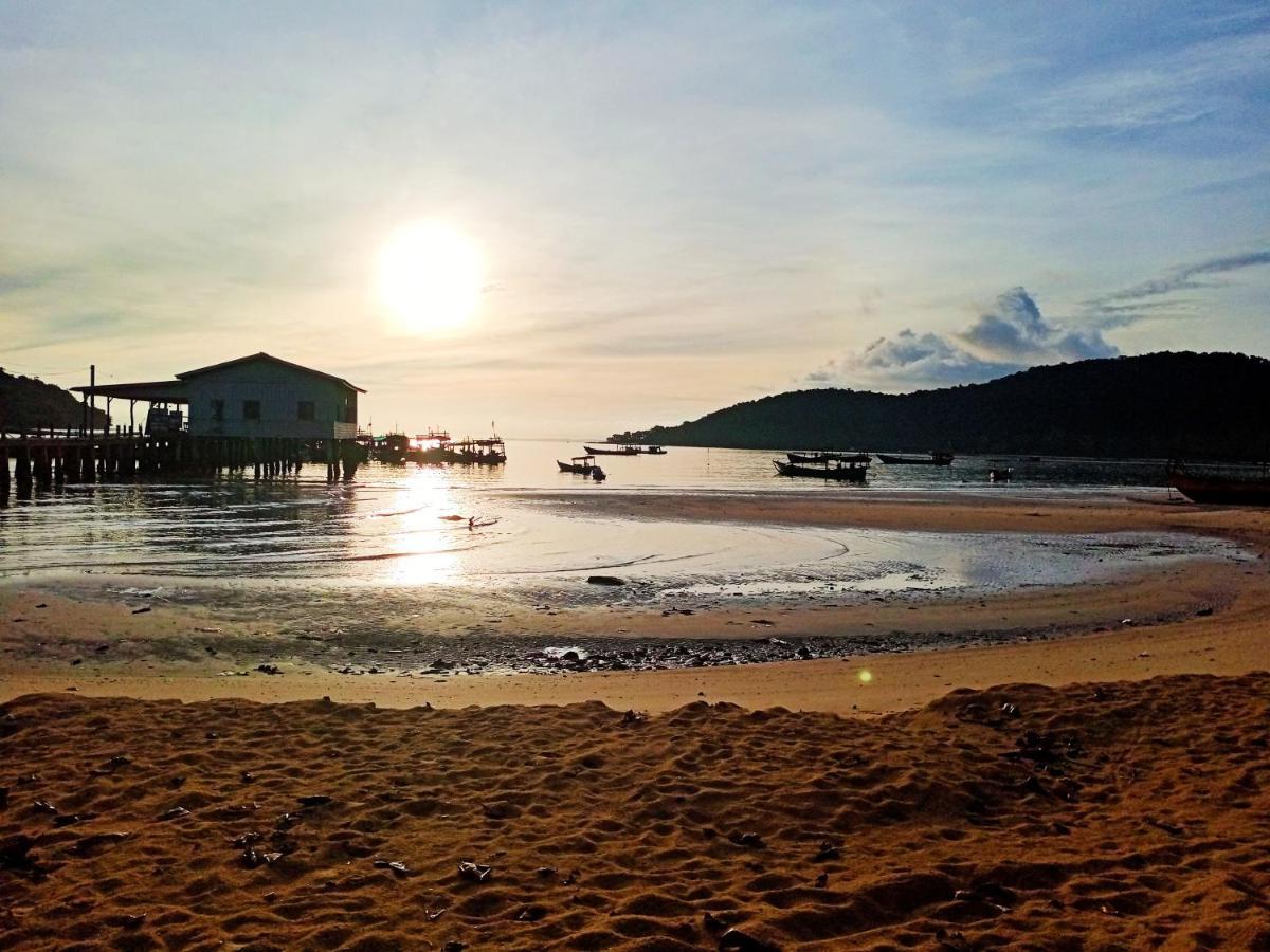 Hotel The Azure - M'Pai Bay Koh Rong Sanloem Esterno foto